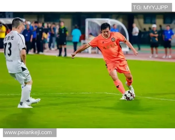 追忆1976年绿茵赛场巨星风采与足球黄金时代的辉煌记忆